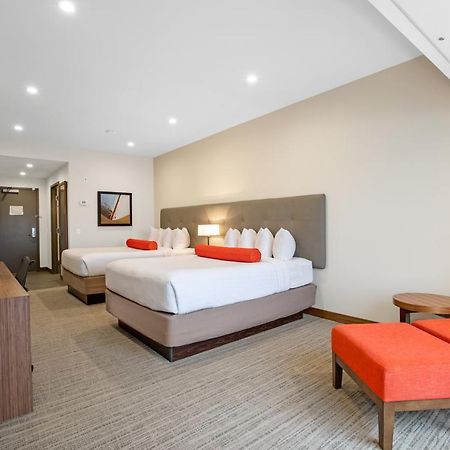 Mountain View Inn & Suites Sundre Luaran gambar