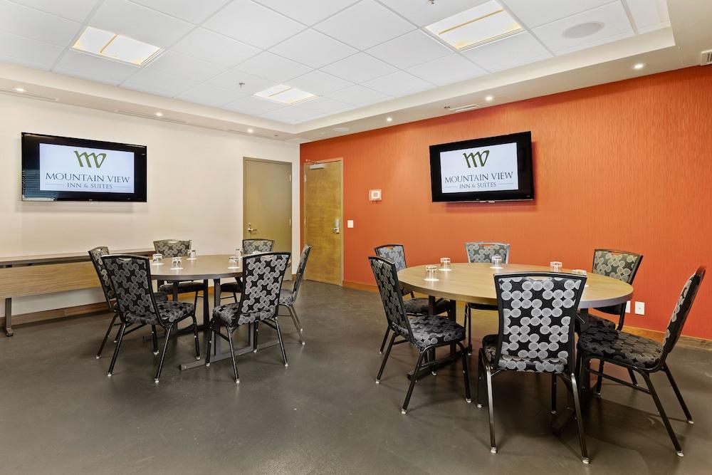 Mountain View Inn & Suites Sundre Luaran gambar