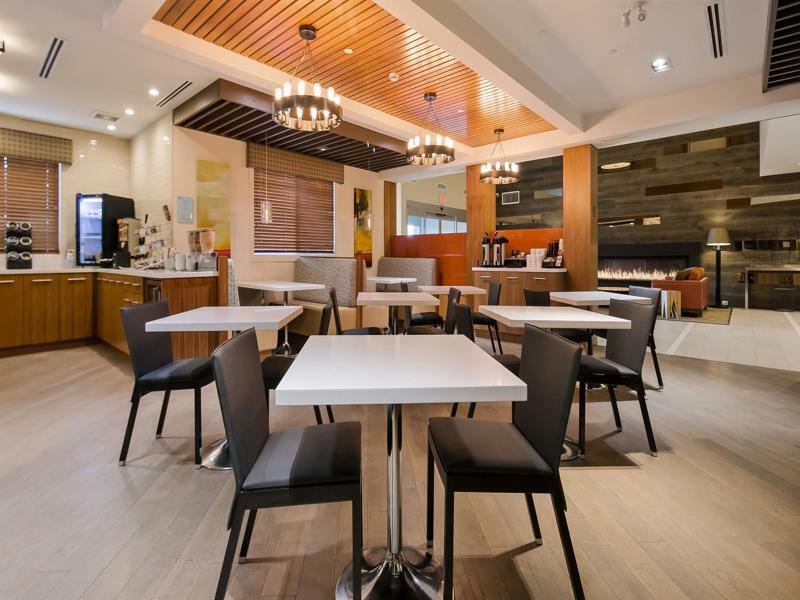 Mountain View Inn & Suites Sundre Luaran gambar