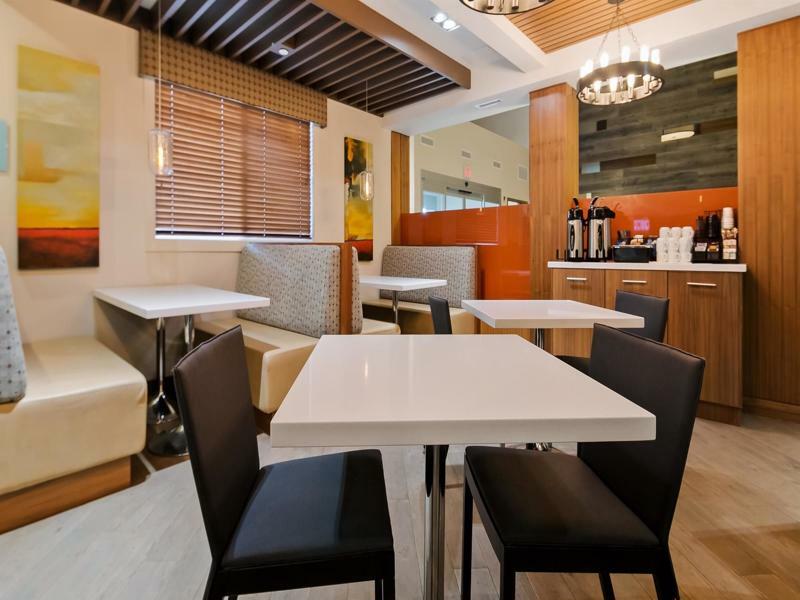 Mountain View Inn & Suites Sundre Luaran gambar