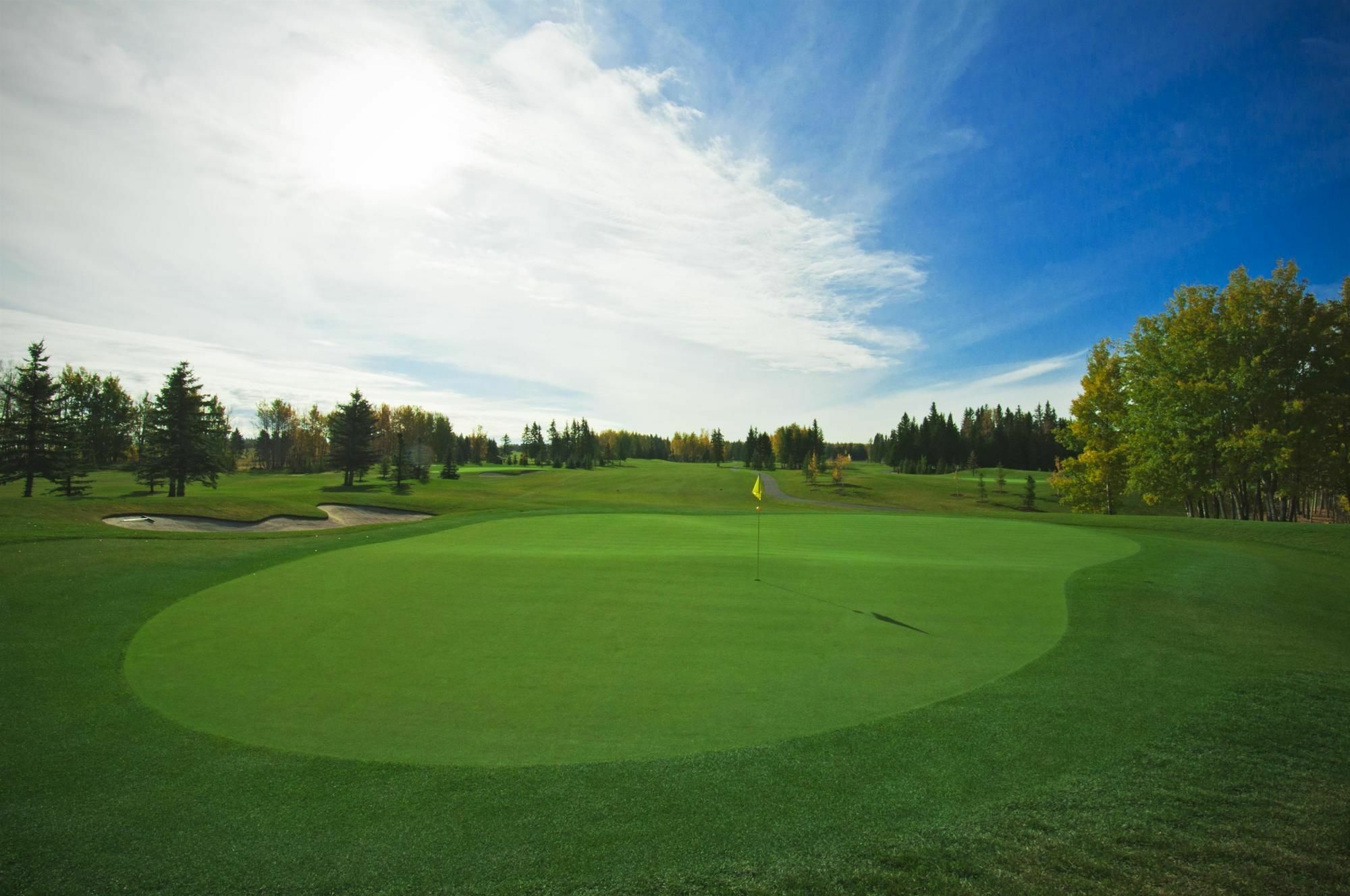 Mountain View Inn & Suites Sundre Luaran gambar